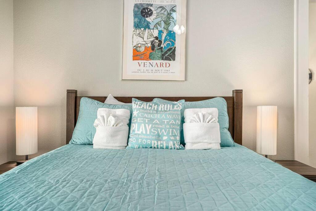 Beachy Bungalow! 2Bd, King Bed Galveston Exteriör bild